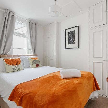 Kensington Two Bedroom House ลอนดอน ภายนอก รูปภาพ